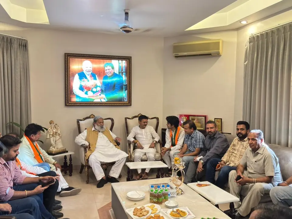 Transport Minister Anil Vij Visits Parth Gupta's Ward 6 Residence in Panchkula — photo 7