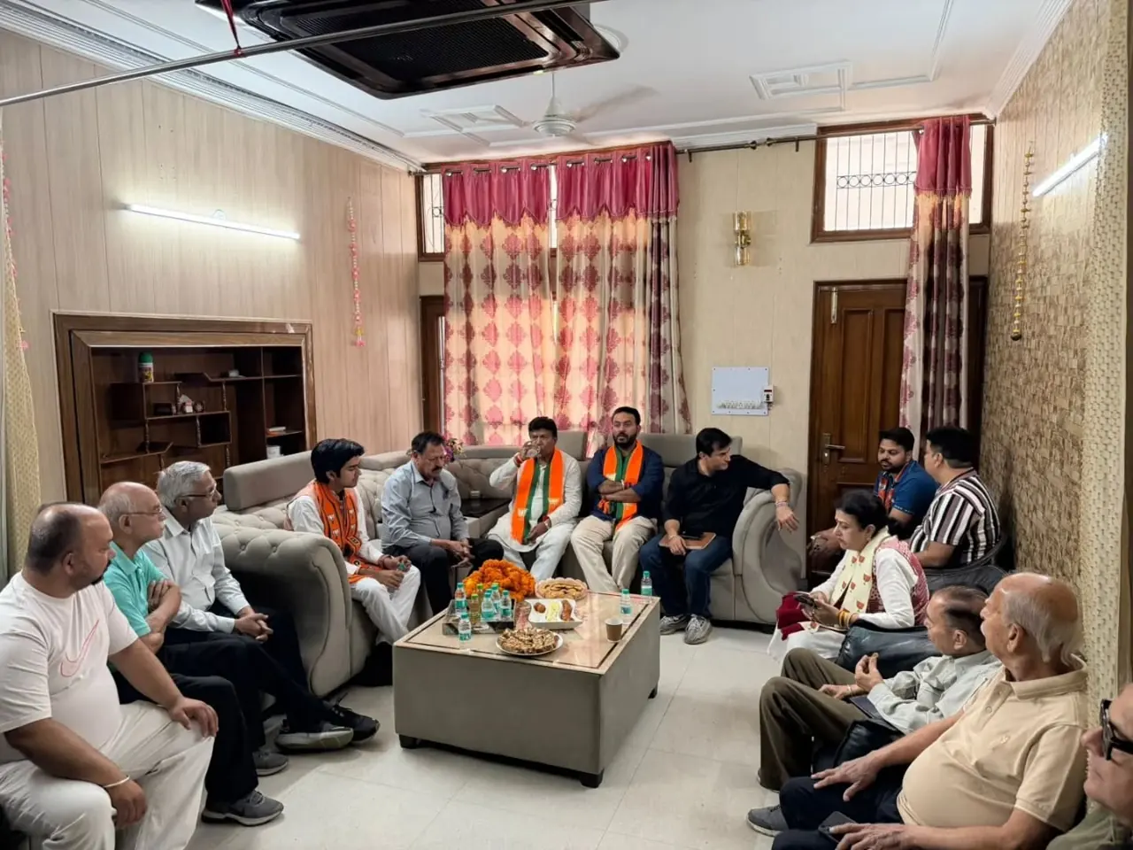 Parth Gupta Holds Baithak and Jan Sampark Drive in Ward 6, Panchkula