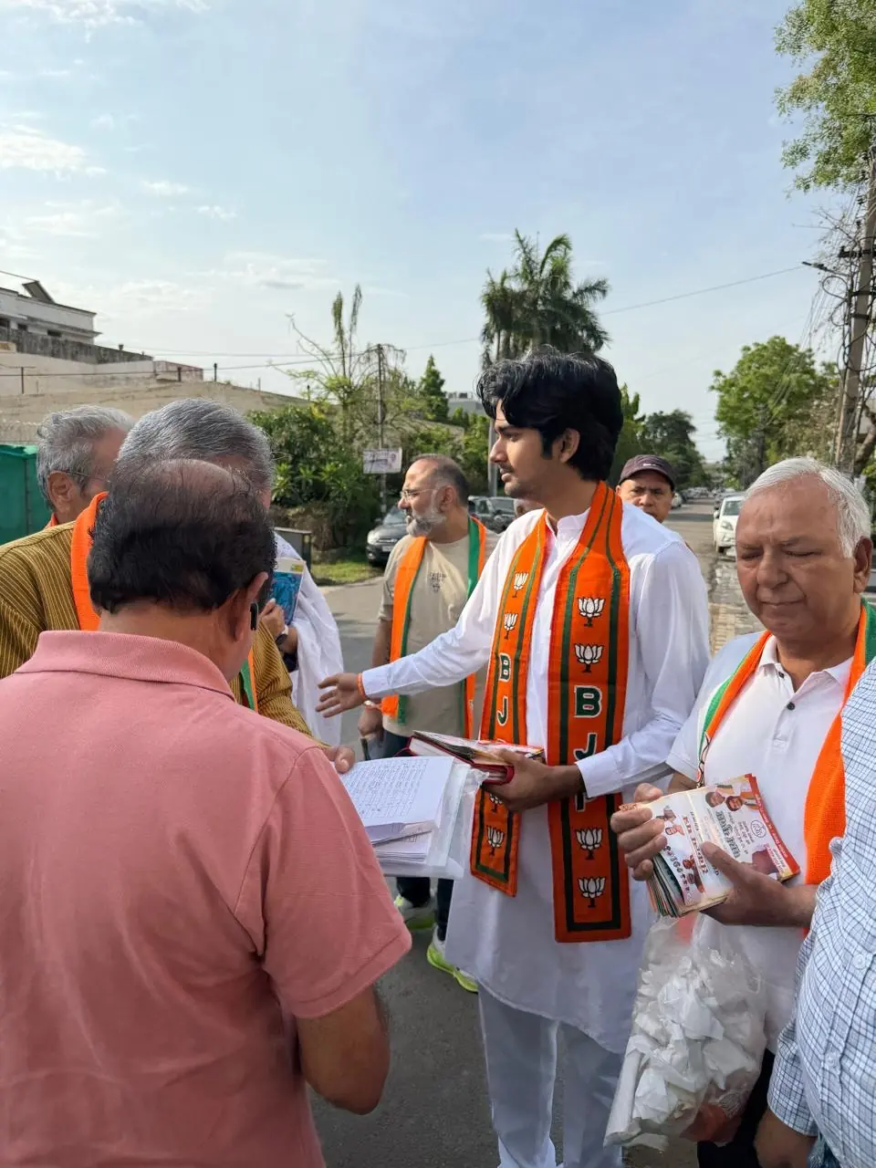 Parth Gupta Takes Ward 6 Jan Sampark Door-to-Door in Panchkula — photo 2