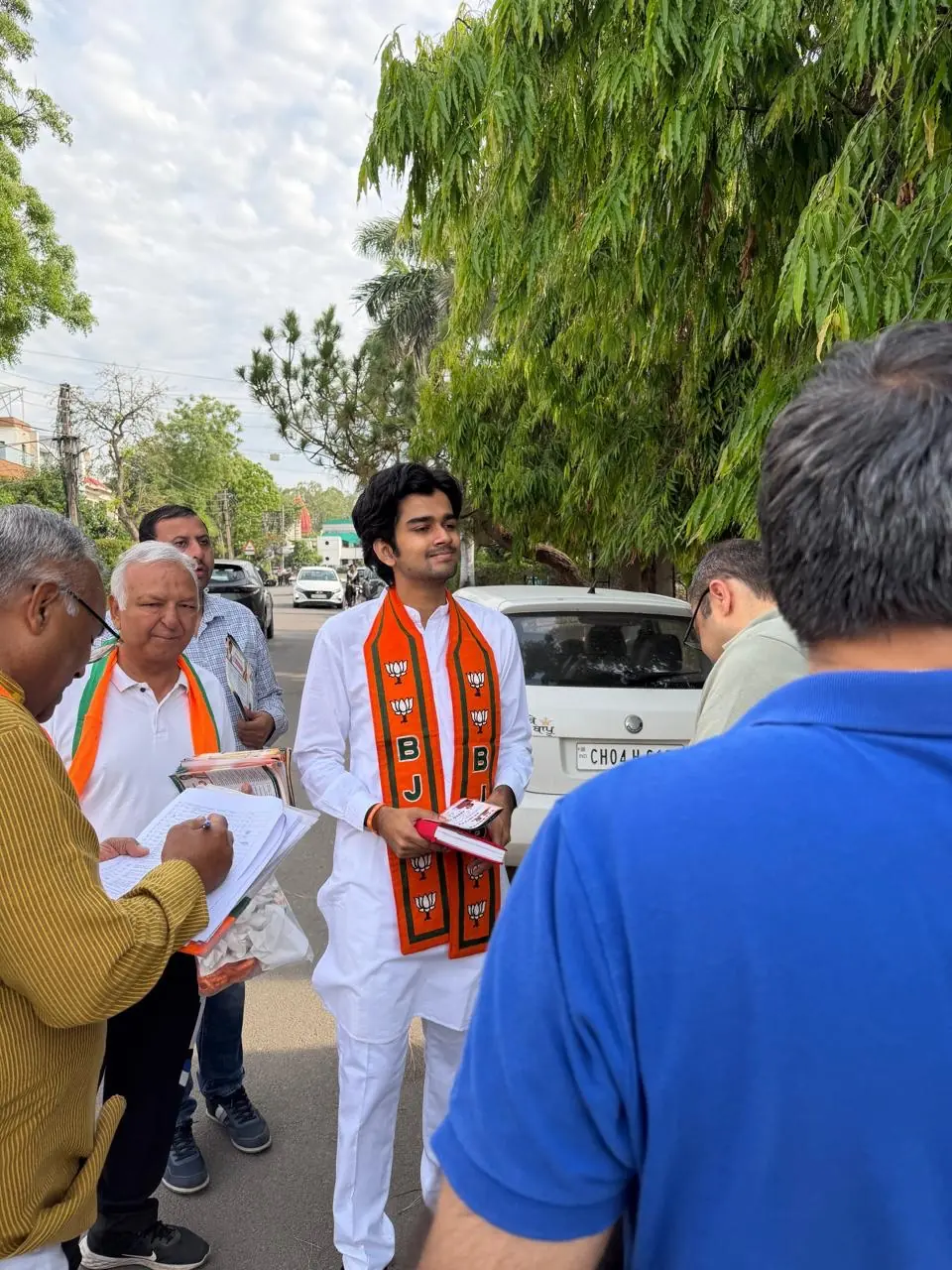Parth Gupta Takes Ward 6 Jan Sampark Door-to-Door in Panchkula — photo 6