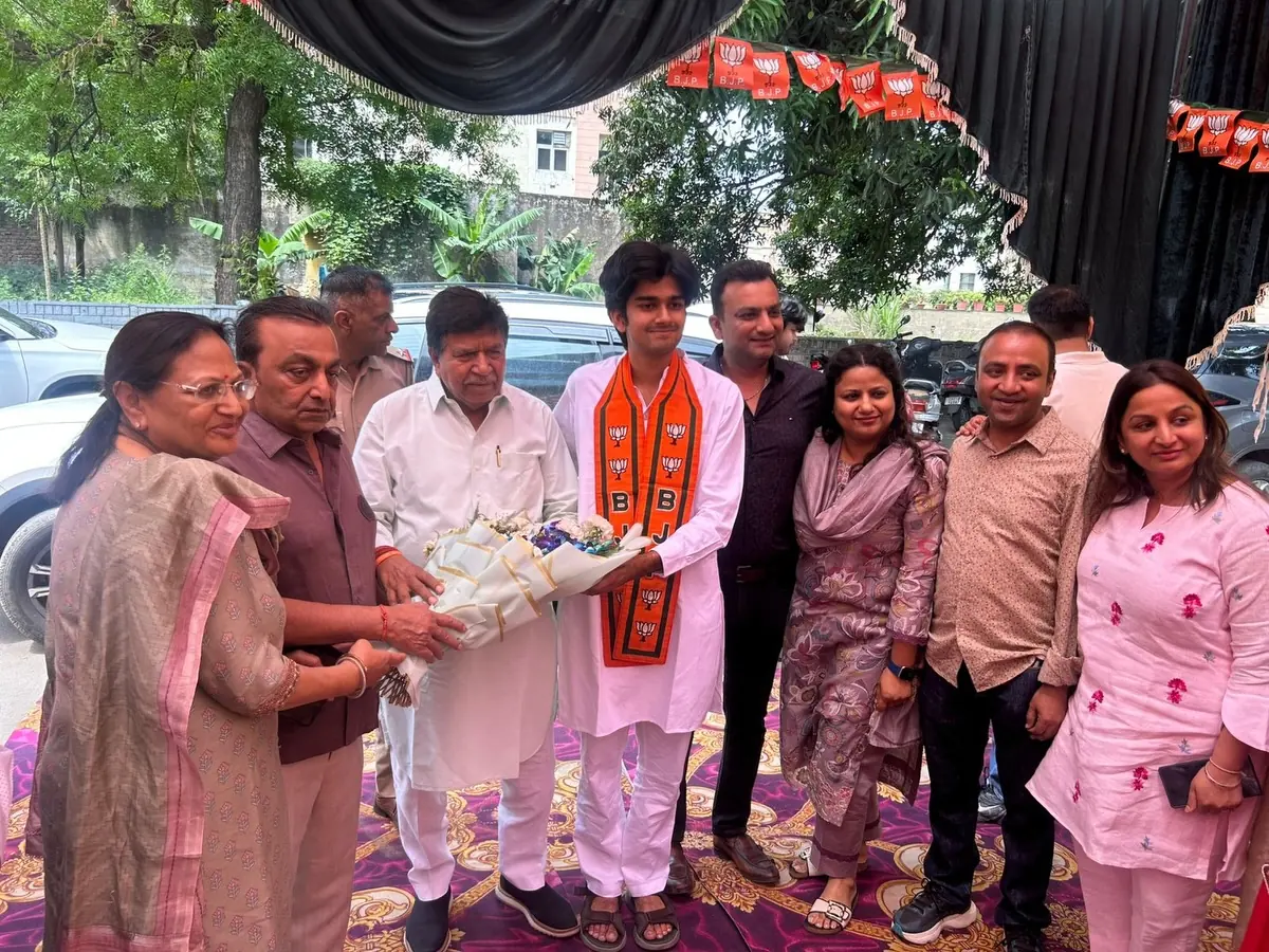 Parth Gupta Joins Ward 6 Residents for a 'Chai Par Charcha' in Panchkula