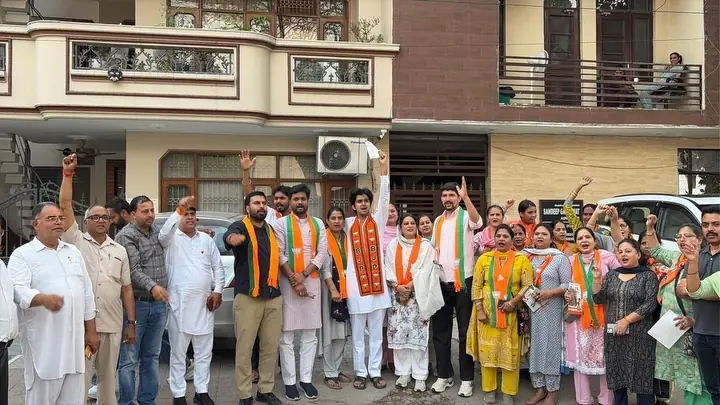 Parth Gupta's Door-to-Door Outreach Draws Warm Support Across Ward 6, Panchkula