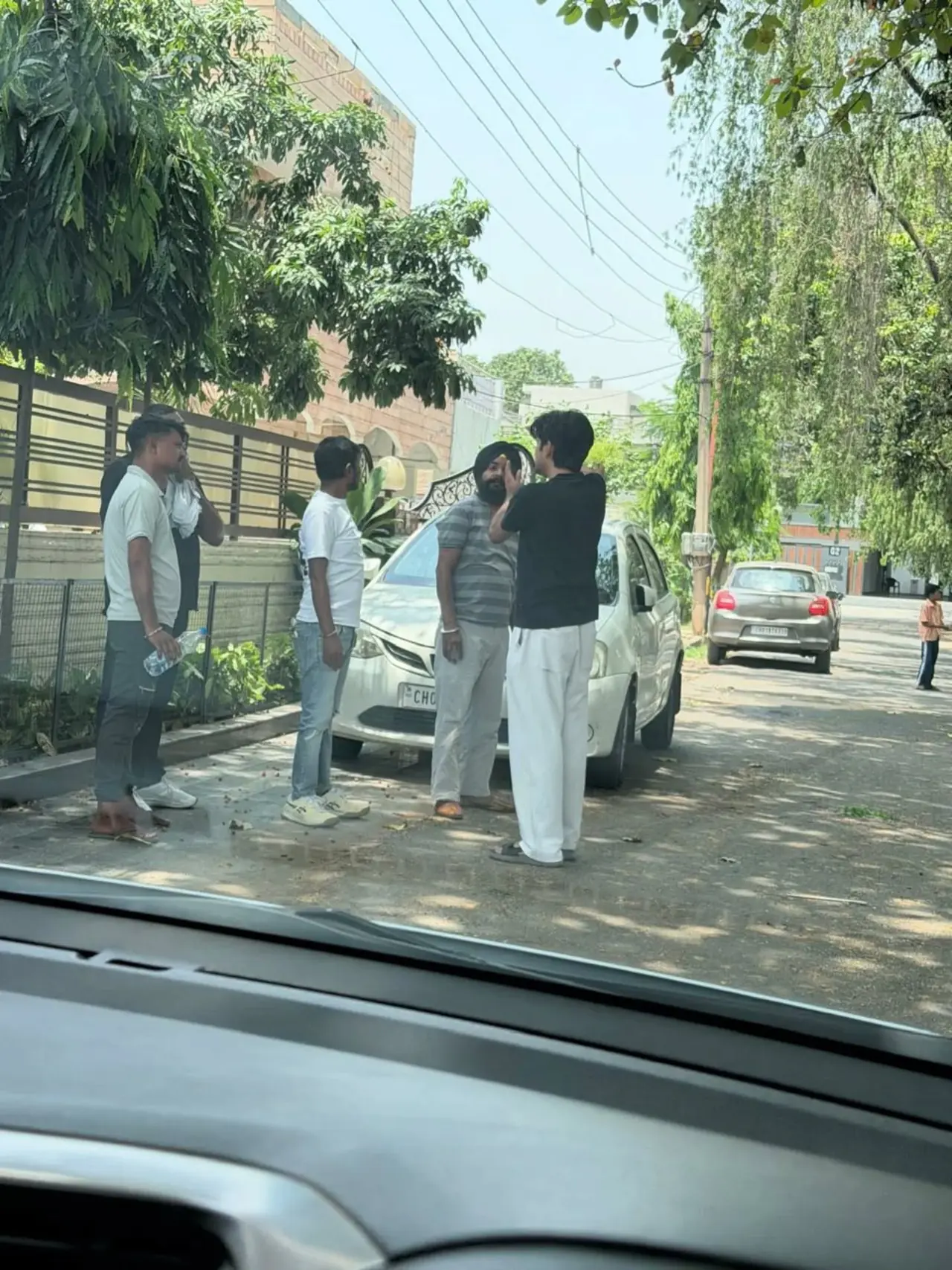 Councillor Parth Gupta: Tree Pruning Begins in Sector 17, Ward 6 — photo 4