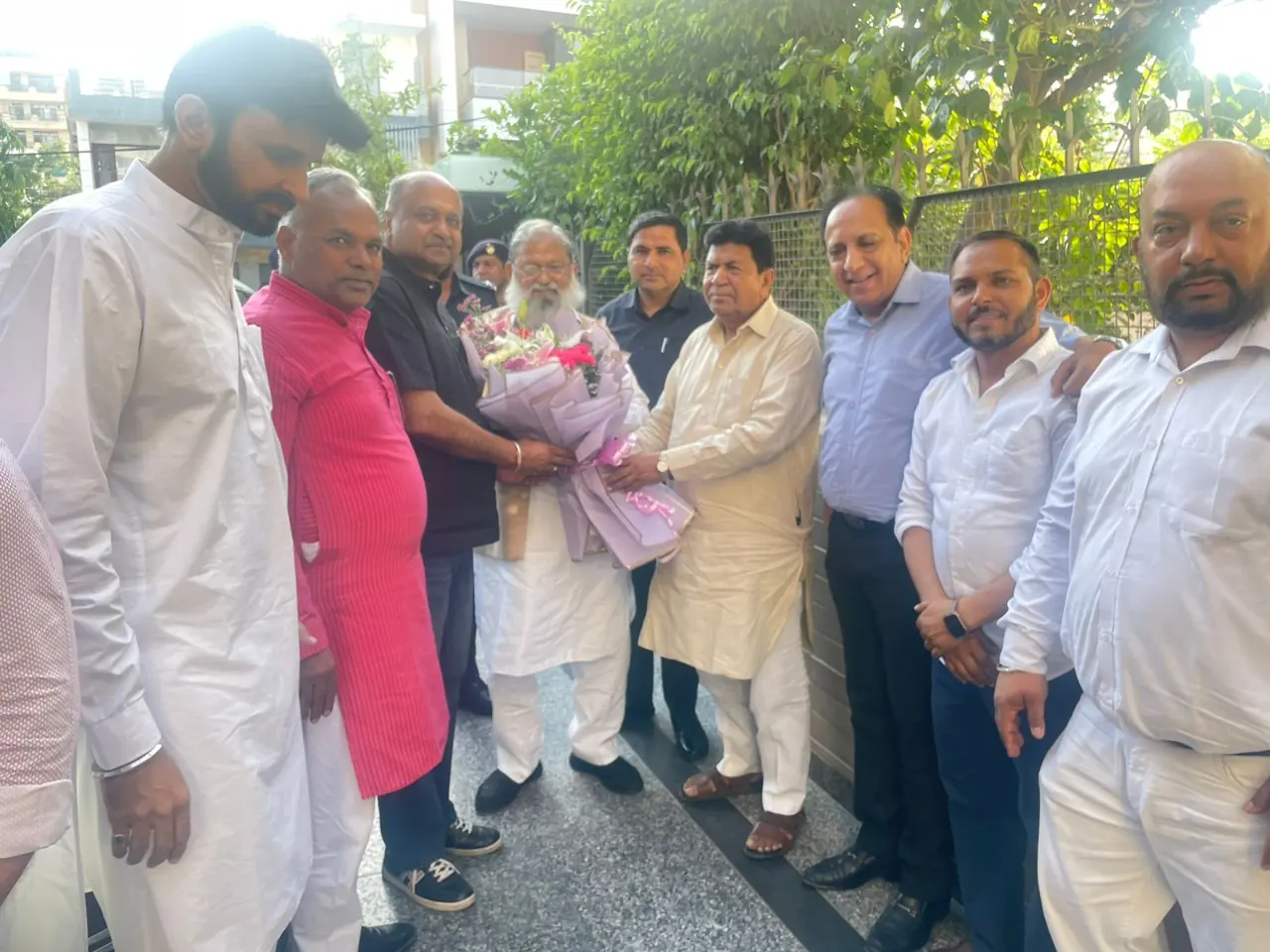 Anil Vij Blesses Councillor Parth Gupta on His Ward 6 Win in Panchkula — photo 5