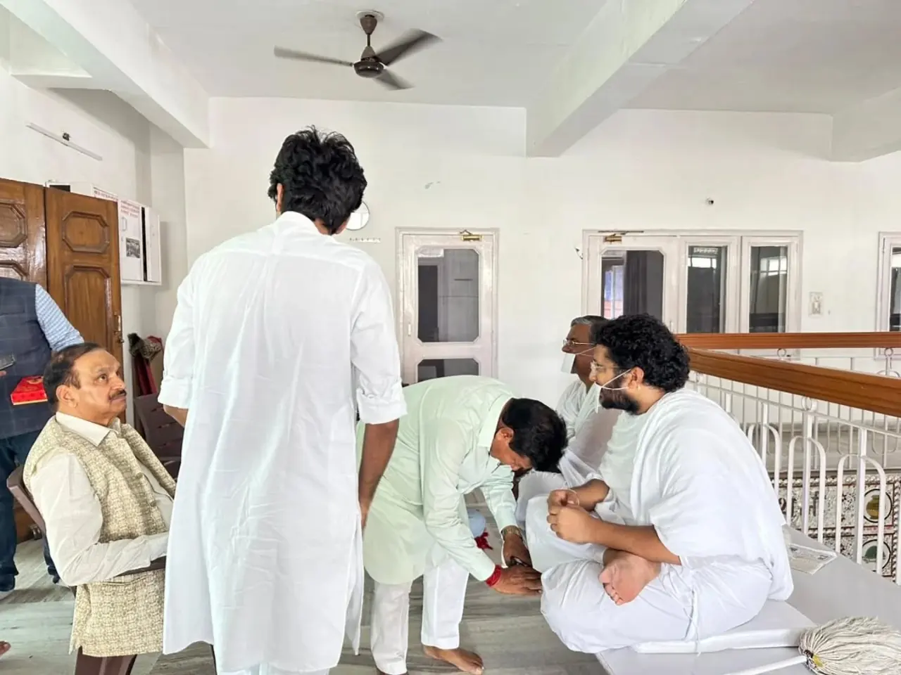 Parth Gupta Seeks Elders' Blessings at Sector 17 Jain Bhawan, Panchkula — photo 6
