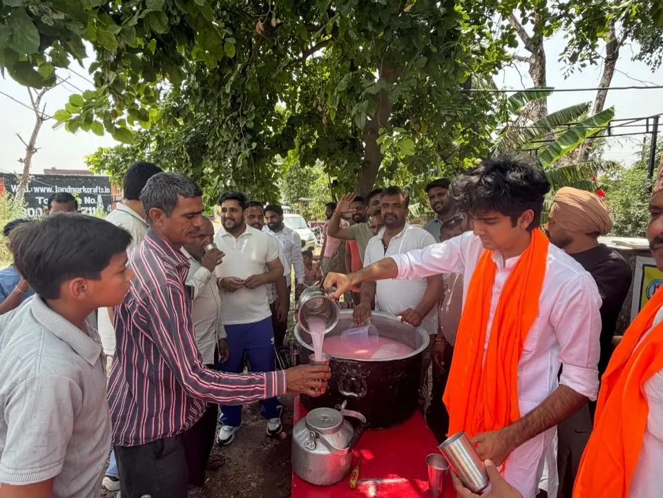 Councillor Parth Gupta Performs Chabeel Seva and Plants Saplings in Ward 6, Panchkula — photo 5
