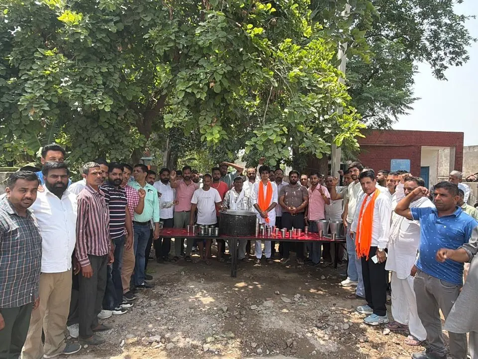 Councillor Parth Gupta Performs Chabeel Seva and Plants Saplings in Ward 6, Panchkula — photo 6