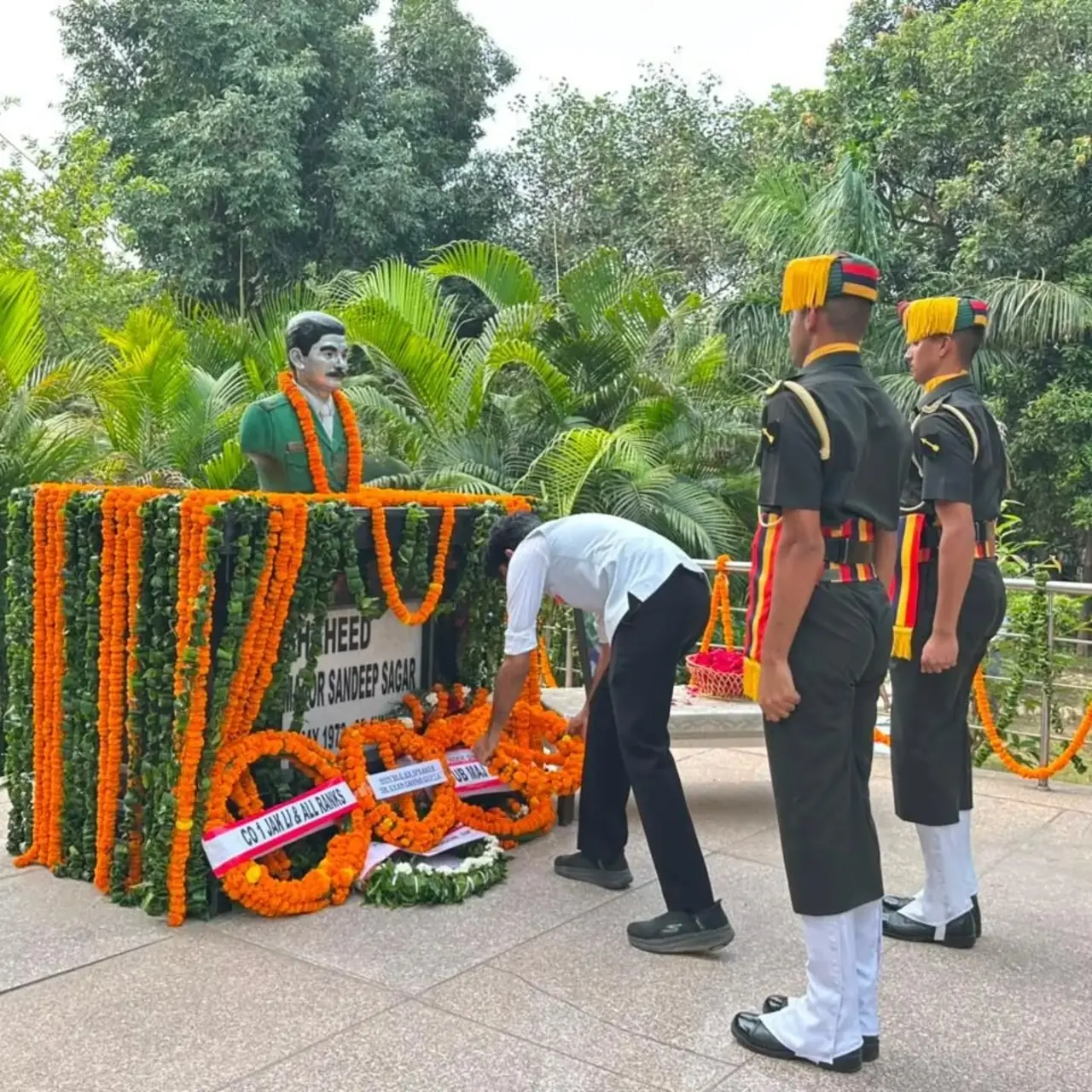 Councillor Parth Gupta Pays Heartfelt Tribute to Martyr Major Sandeep Sagar — photo 2
